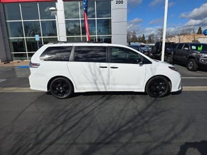 2020 Toyota Sienna SE