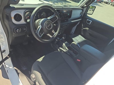 2025 Jeep Wrangler 4-Door Sahara 4x4