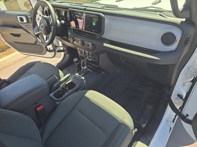 2025 Jeep Wrangler 4-Door Sahara 4x4