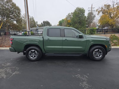 2022 Nissan Frontier Crew Cab SV 4x2