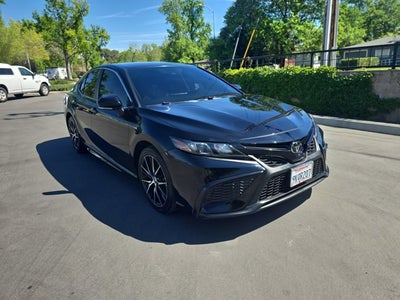 2022 Toyota Camry SE AWD