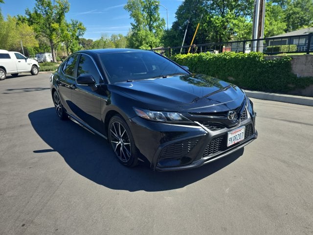 2022 Toyota Camry SE AWD