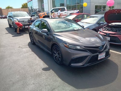 2023 Toyota Camry Hybrid SE