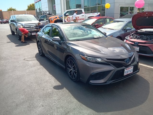 2023 Toyota Camry Hybrid SE