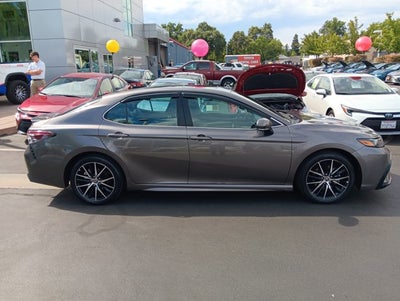 2023 Toyota Camry Hybrid SE