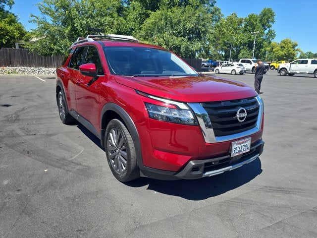 2024 Nissan Pathfinder SL FWD