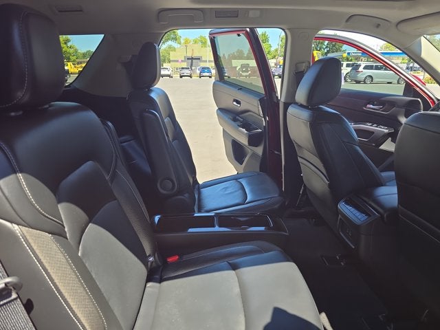 2024 Nissan Pathfinder SL FWD