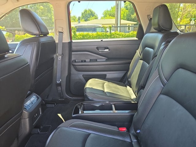 2024 Nissan Pathfinder SL FWD