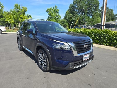 2022 Nissan Pathfinder Platinum 2WD