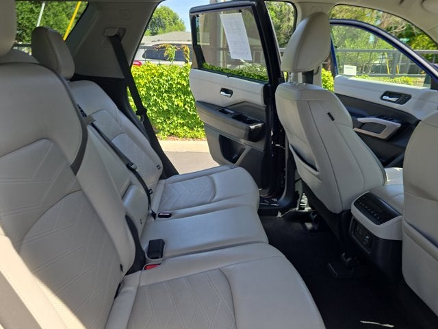2022 Nissan Pathfinder Platinum 2WD
