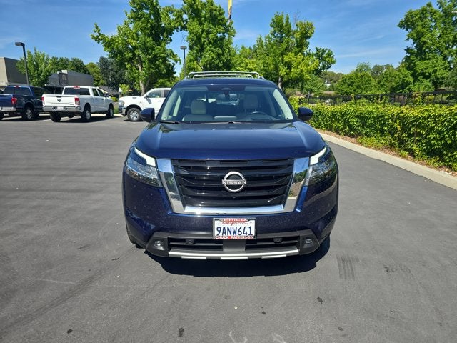 2022 Nissan Pathfinder Platinum 2WD