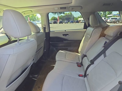 2022 Nissan Pathfinder Platinum 2WD