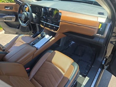 2023 Nissan Pathfinder Platinum 4WD