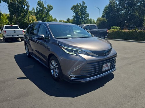 2022 Toyota Sienna Platinum