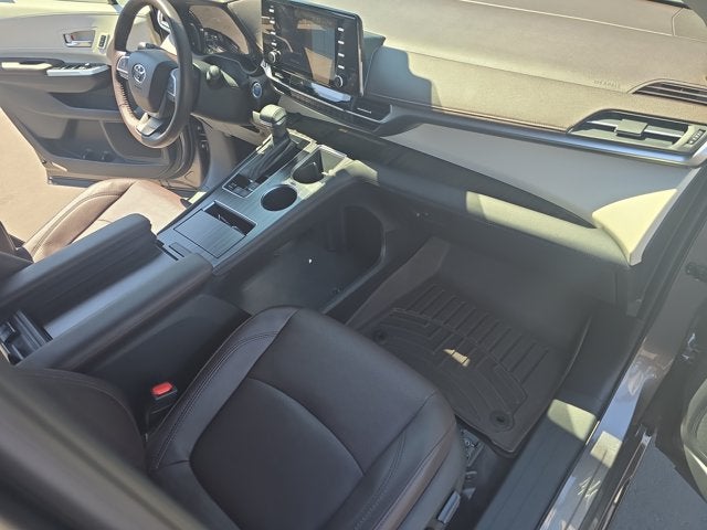 2022 Toyota Sienna Platinum