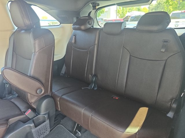 2022 Toyota Sienna Platinum
