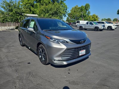 2026 Toyota Sienna Platinum