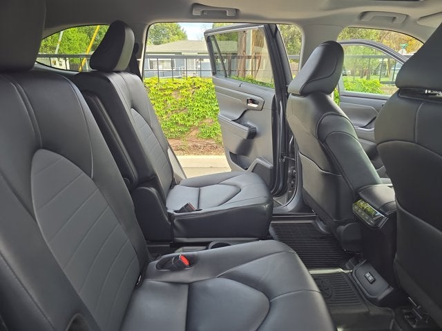 2025 Toyota Highlander XLE