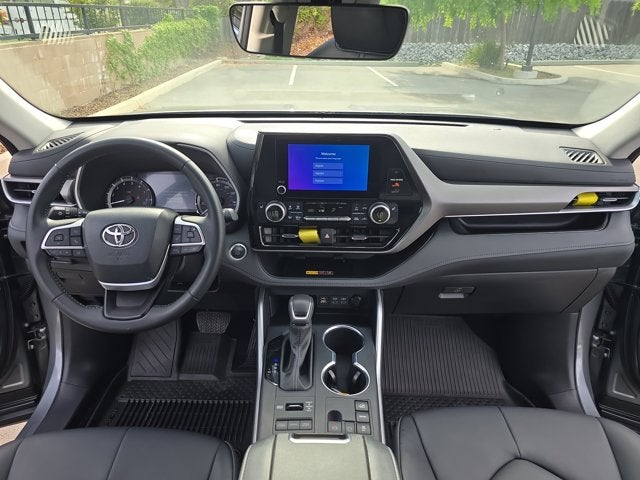 2025 Toyota Highlander XLE