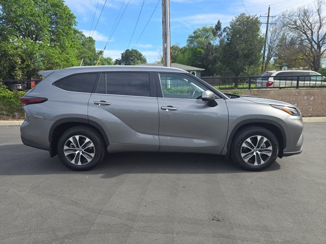 2025 Toyota Highlander XLE