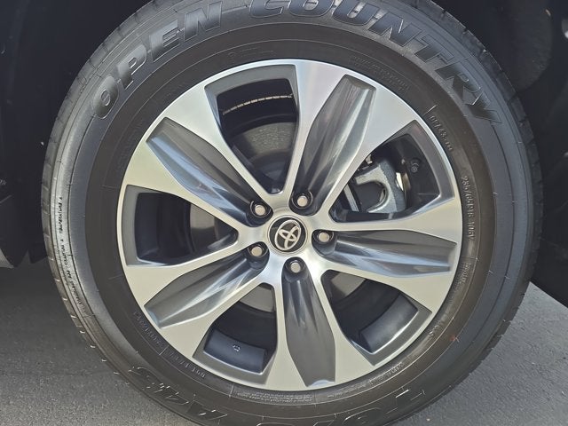 2025 Toyota Highlander XLE