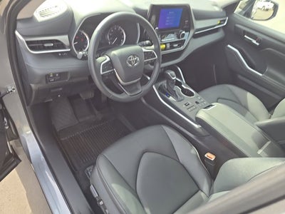 2025 Toyota Highlander XLE