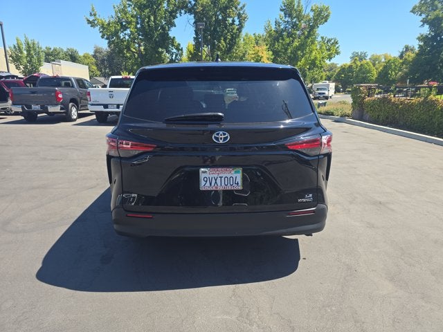 2022 Toyota Sienna LE