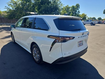 2026 Toyota Sienna LE