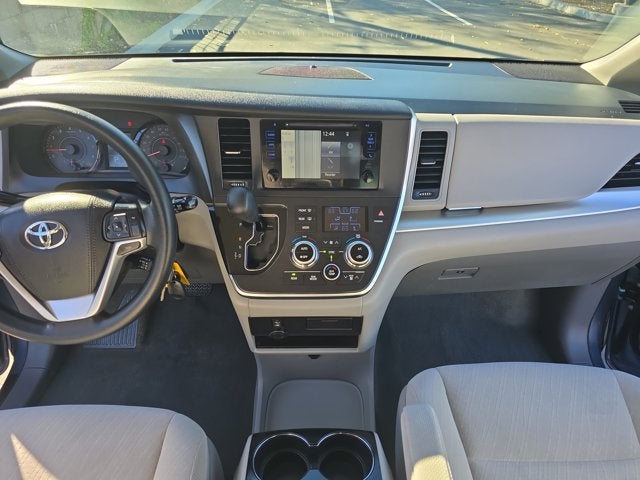 2017 Toyota Sienna LE 8 Passenger