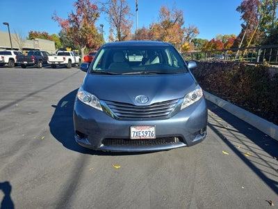 2017 Toyota Sienna LE 8 Passenger