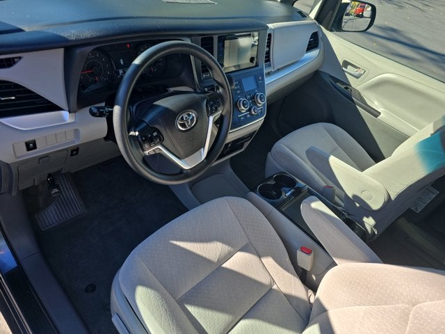 2017 Toyota Sienna LE 8 Passenger