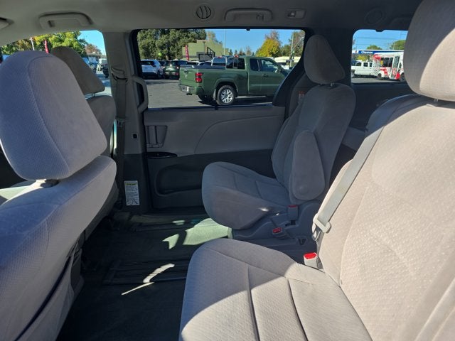 2017 Toyota Sienna LE 8 Passenger