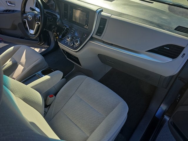 2017 Toyota Sienna LE 8 Passenger