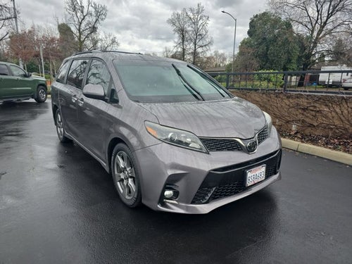 2020 Toyota Sienna SE