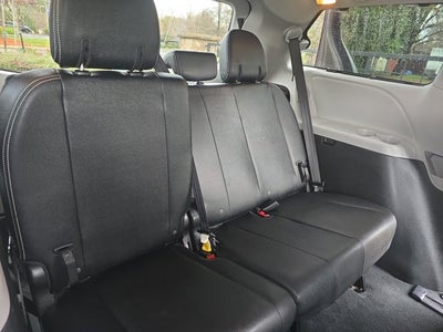 2020 Toyota Sienna SE