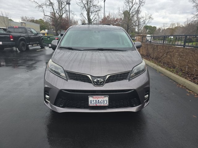 2020 Toyota Sienna SE