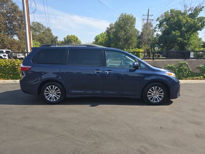 2019 Toyota Sienna XLE 8 Passenger