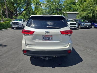 2017 Toyota Highlander LE