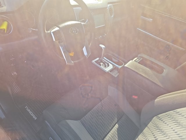 2017 Toyota Tundra SR5 5.7L V8