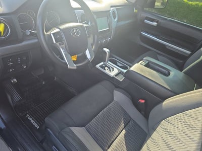 2017 Toyota Tundra SR5 5.7L V8